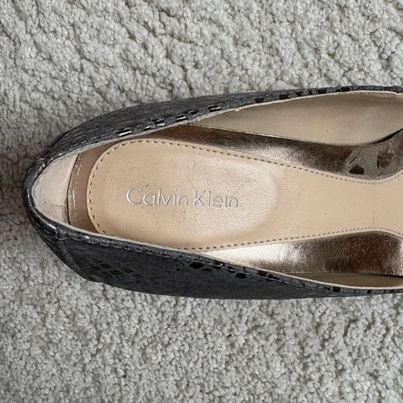 Sexy Calvin Klein heels in blue/copper snakeskin print leather & a touch of foil - Picture 13 of 16